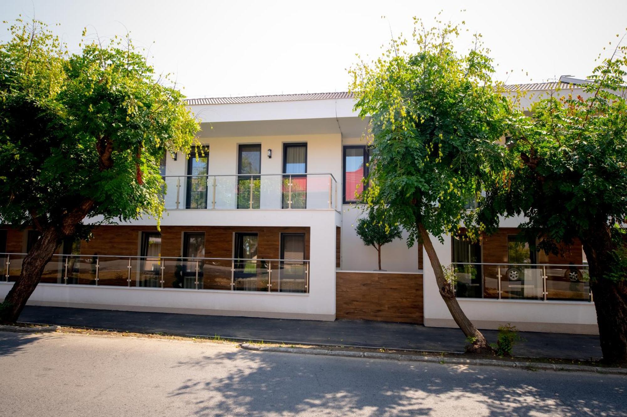 Elixir Panzio Bed & Breakfast Nyírbátor Екстериор снимка