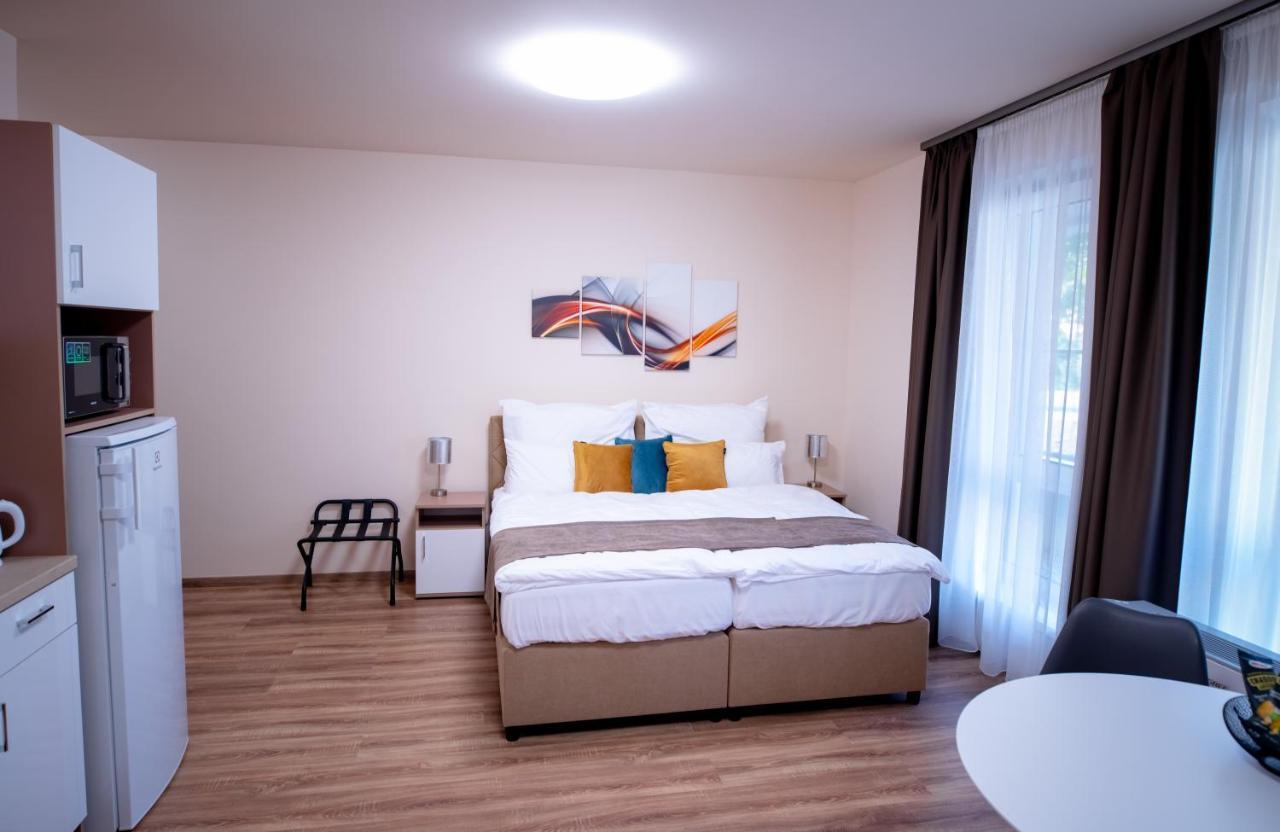 Elixir Panzio Bed & Breakfast Nyírbátor Екстериор снимка