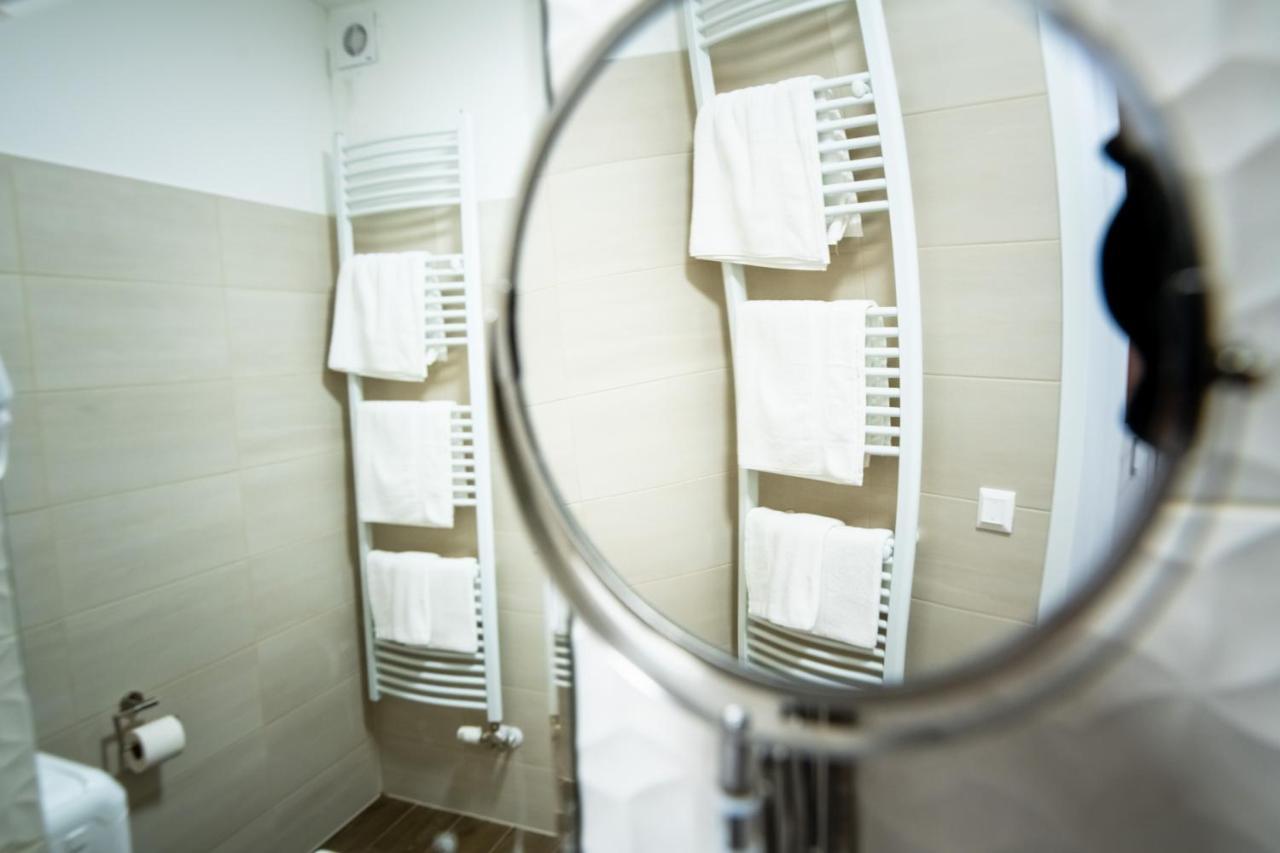 Elixir Panzio Bed & Breakfast Nyírbátor Екстериор снимка