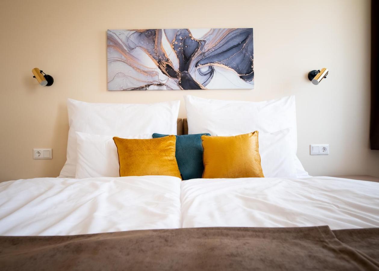 Elixir Panzio Bed & Breakfast Nyírbátor Екстериор снимка
