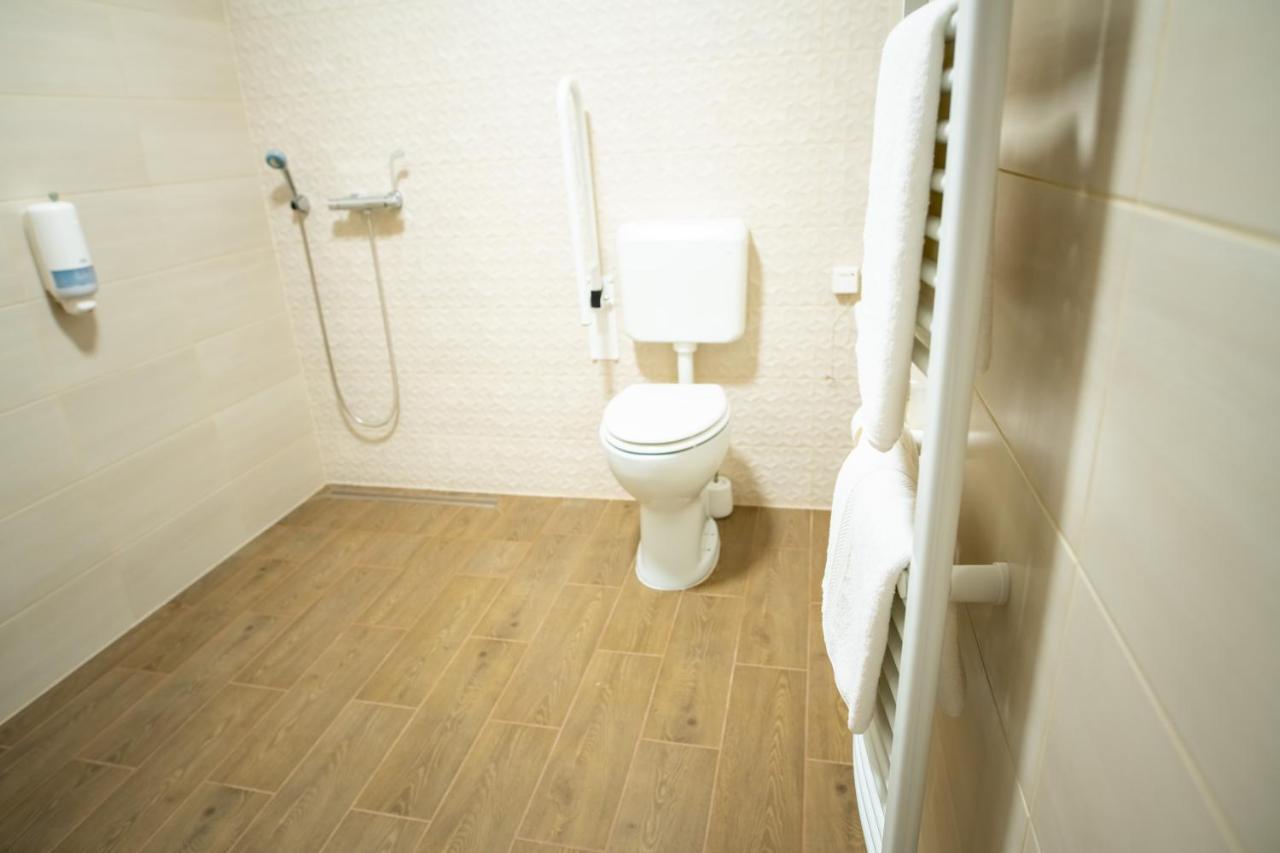 Elixir Panzio Bed & Breakfast Nyírbátor Екстериор снимка