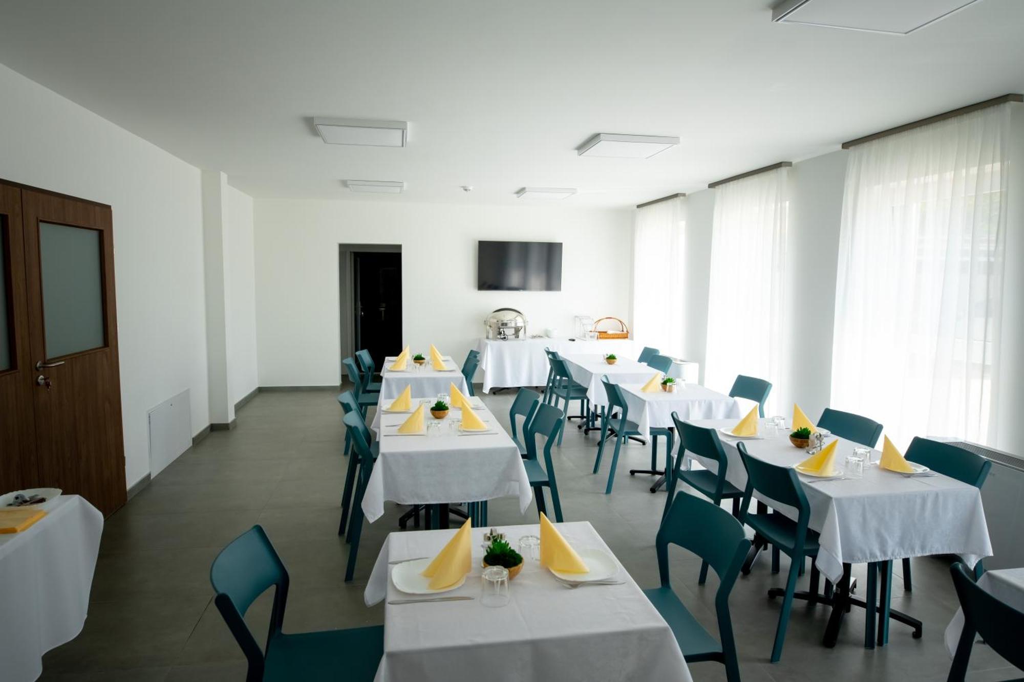 Elixir Panzio Bed & Breakfast Nyírbátor Екстериор снимка