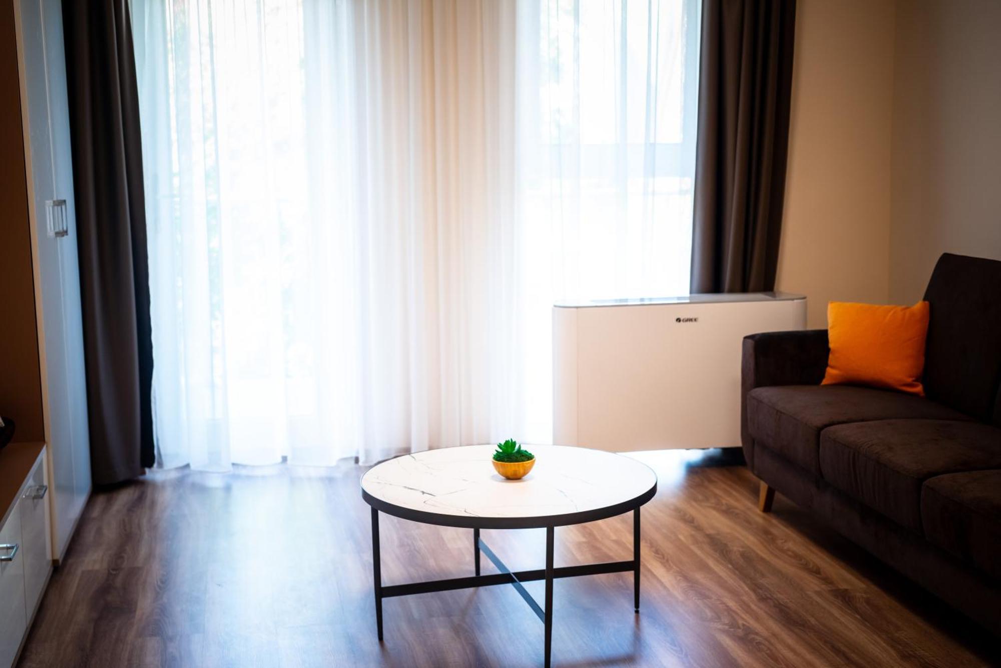 Elixir Panzio Bed & Breakfast Nyírbátor Екстериор снимка