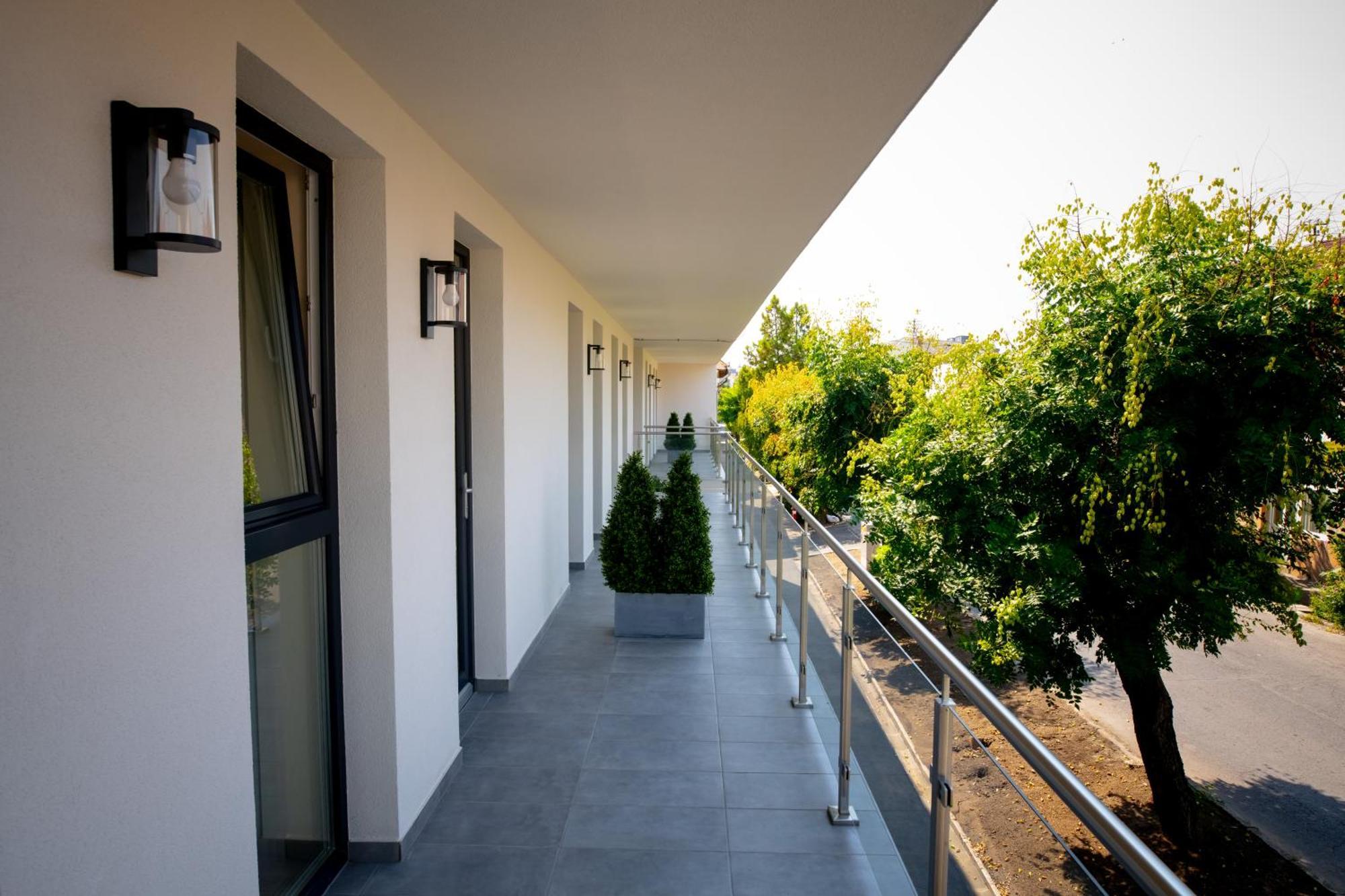 Elixir Panzio Bed & Breakfast Nyírbátor Екстериор снимка